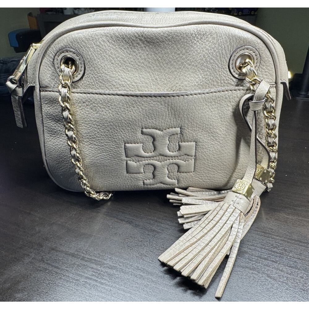 Tory Burch Thea Chain Crossbody Bag Gray Pebbled Leather Tassel Gold Hardware‎